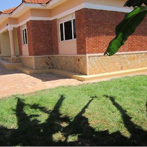 קמפאלה Nice Private 3 Bedroom Holiday Home Entebbe Road Exterior photo