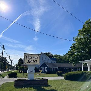 Clinton Village Motel Exterior photo