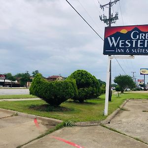 יולס Great Western Inn & Suites Exterior photo