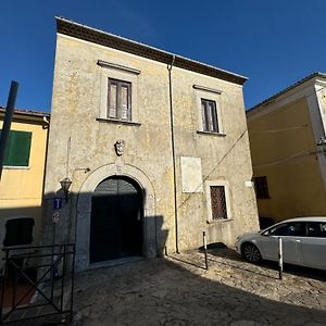 לינה וארוחת בוקר Palazzo Antico, Montemiletto Exterior photo