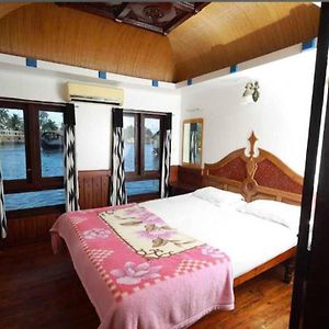 Alappuzha Hotel O Vinayak House Boats Exterior photo