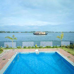 Alappuzha Miras Pmc Lakeshore Resort Exterior photo