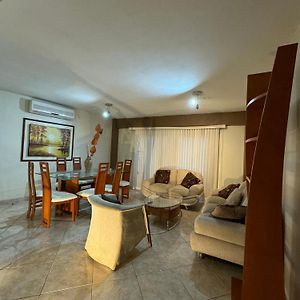 דירות Apartamento En סיודד גואיאנה Exterior photo