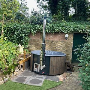 הוילה לונטרן Bosboerderij De Goudsberg Met Hottub In Tuin Exterior photo