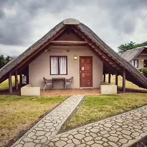 Manyoni Private Game Reserve The Baobab Inn Exterior photo