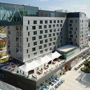 מלון Courtyard By Marriott Montreal לאוול Exterior photo