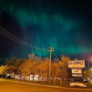 Claresholm Bluebird Motel Exterior photo