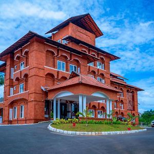 Vennikulam Kumbanad Heritage Hotel Exterior photo