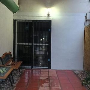 מלון אל פינאר Hostal Pino Alto Exterior photo