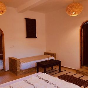 לינה וארוחת בוקר עיט בן האדו Kasbah Isfoula And Spa Room photo