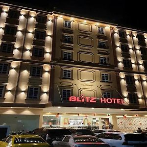 Sekupang Blitz Hotel Batam Near Sultan Mahmud Ri'Ayat Shah Exterior photo