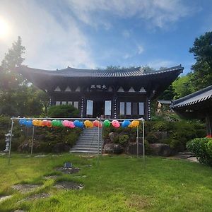 Goheung Pet Friendly Hanok Temple Stay Exterior photo