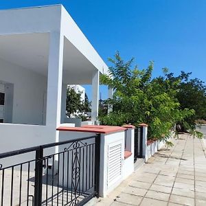 הוילה Bungalow House Kiti, Seaside Exterior photo