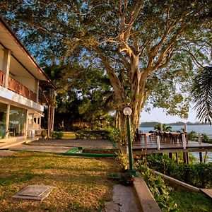 טיסמהרמה Lake Wind Resort Exterior photo