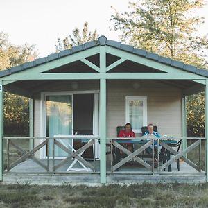 הוילה Beynat Wooden Chalet On The Edge Of A Lake Exterior photo