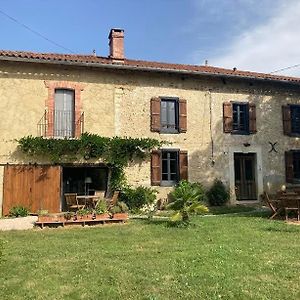 Montmaurin Chambres D'Hotes A La Ferme De Coumodous Exterior photo