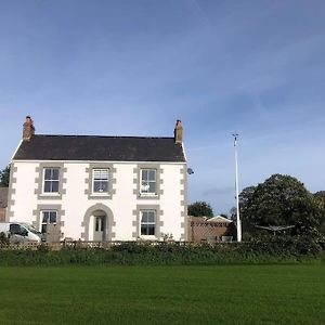 Saint Peters  3 Bed Apartment In St Peter, Jersey Exterior photo