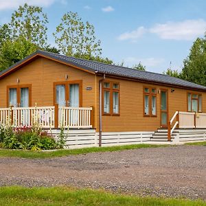 Beetley Otters Mead Boutique Lodges Exterior photo