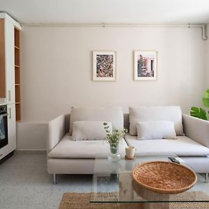 דירות אדאלר 2Br Designed Flat In The Center Of Buyukada Exterior photo