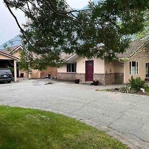 Keremeos Taurean Vines Guest House Exterior photo