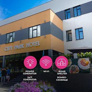 בילה צרקווה City Park Hotel By Chm Exterior photo