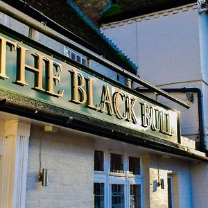 מלון הנטיגדון Black Bull Godmanchester Exterior photo