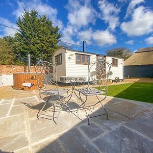 הוילה Neatishead Little Norfolk Cabin Exterior photo