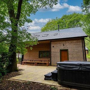 Oakamoor Errwood, Woodland Lodge With Hot Tubs For 14 Exterior photo