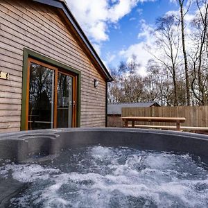 Oakamoor Ashenhurst, Woodland Lodge With Hot Tub For 4 Exterior photo