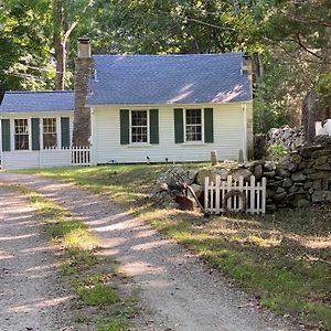 מלון East Greenwich Honey Rock Farm Exterior photo