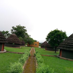 Purongo Grassroots Cottages Murchsion Falls Exterior photo