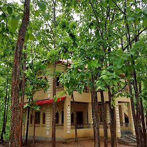 Sobuj Thikana Villa Resort And Jungle Camp Jhargram Exterior photo