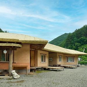 Yongyang Yeongyang Daetigol Red Clay Room Exterior photo