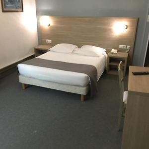 לה רוס Hotel De La Poste Room photo