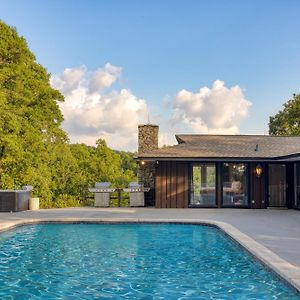 Jefferson City Amber Refresh By Avantstay Pool And Hot Tub Exterior photo