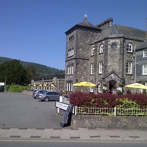 לאנרווסט The Eagles Hotel Exterior photo