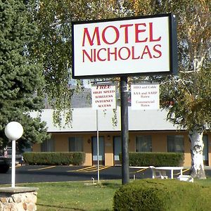 אומק Motel Nicholas Exterior photo