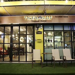 בנגקוק Tiger Lily Hostel Exterior photo