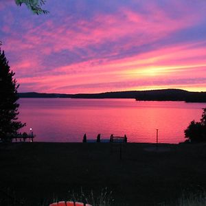 Highland Grove Birch Cliff Lodge On Baptiste Lake Exterior photo