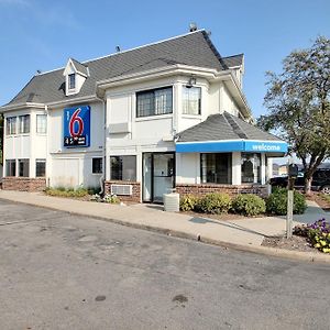 Motel 6 Milwaukee West - ברוקפילד Exterior photo