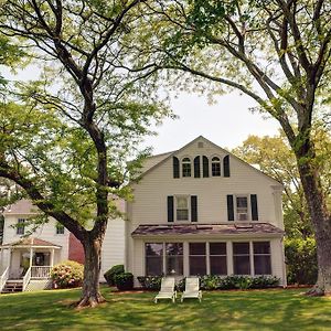 סיקונק Historic Jacob Hill Inn Exterior photo