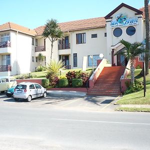 אומקומאס Sea Fever Lodge Exterior photo