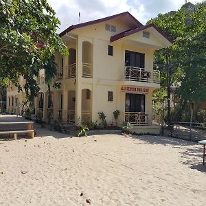 פוארטו גאלרה Villa Bienvenida Beach Resort Exterior photo