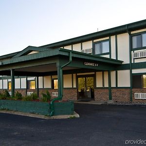 בריינרד Rodeway Inn Exterior photo