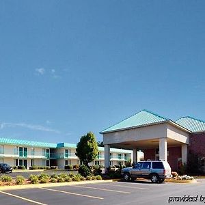 Econo Lodge Inn & Suites קרולטון Exterior photo