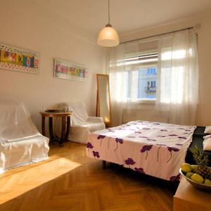 פראג Apartment Sedlcanska - You Will Save Money Here - Equipped With Antique Furniture Room photo