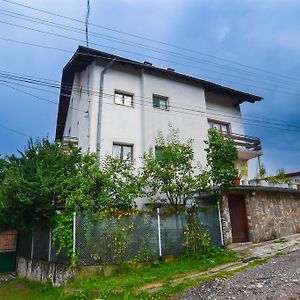 דוברינישטה Topuzovi Guest House Exterior photo