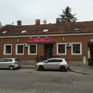 לינה וארוחת בוקר וינה Cafe 168 Exterior photo