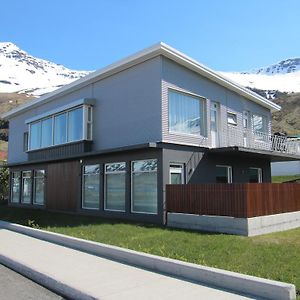 Seyðisfjörður Seydisfjoerdur Apartment Exterior photo