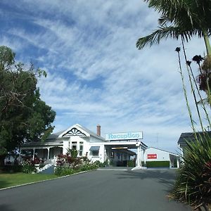 קמפסי Colonial Court Motor Inn Exterior photo